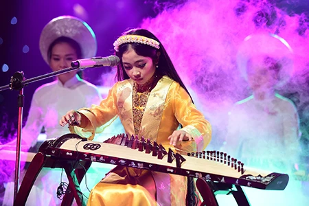 'Công chúa tóc mây' Hồng Minh đăng quang The Voice Kids 2015 ảnh 5