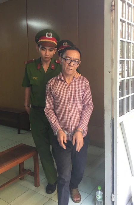 Vì chuyện người ta, hai ông già một bị thương nặng, một vào tù ảnh 1 Vì chuyện người ta, hai ông già một bị thương nặng, một vào tù ảnh 1