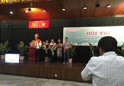 UBND TP thắng lớn hội thi karaoke công nhân, viên chức ảnh 1