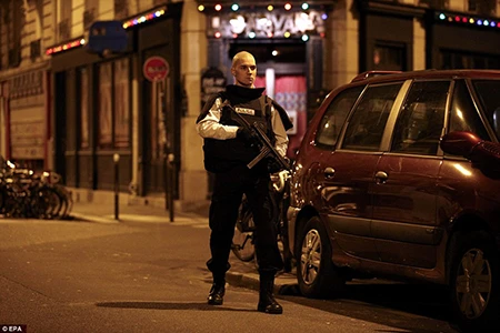 Khủng bố ở Paris: Cảnh sát đã biết trước nhưng vụ xả súng vẫn xảy ra? ảnh 9