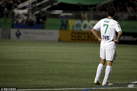 Tạm biệt ‘chúa nhẫn’ Raul Gonzalez ảnh 13 Tạm biệt ‘chúa nhẫn’ Raul Gonzalez ảnh 13