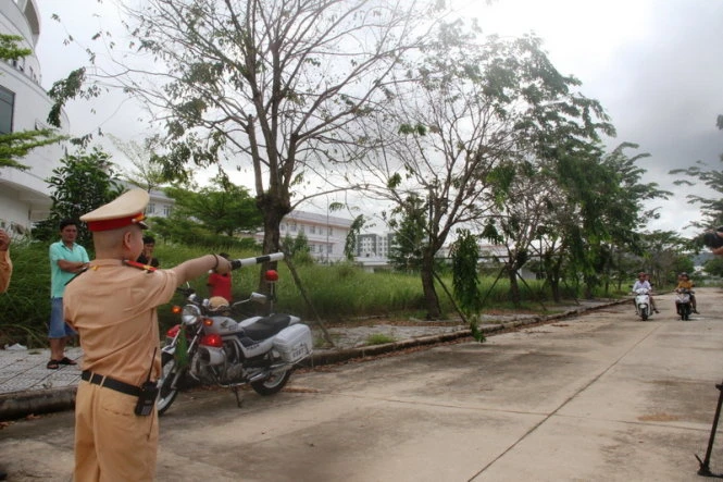 Ước mơ làm CSGT của cậu bé ung thư Đỗ Tuấn Dũng đã thành hiện thực - Ảnh: Đoàn Cường Ước mơ làm CSGT của cậu bé ung thư Đỗ Tuấn Dũng đã thành hiện thực - Ảnh: Đoàn Cường