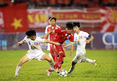 Nhìn lại cuộc rượt đuổi ngoạn mục giữa U21 HAGL và U21 Myanmar ảnh 8 Nhìn lại cuộc rượt đuổi ngoạn mục giữa U21 HAGL và U21 Myanmar ảnh 8