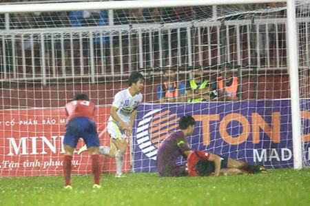 Những khoảnh khắc đẹp trong trận U-21 HAGL và U-19 Hàn Quốc ảnh 12 Những khoảnh khắc đẹp trong trận U-21 HAGL và U-19 Hàn Quốc ảnh 12
