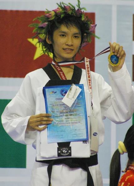 hoang-ha-giang-va-bi-kich-mot-kiep-nguoi