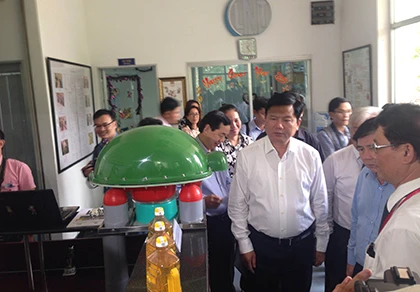Bí thư Đinh La Thăng: 'Đầu tư cho ĐHQG TP.HCM chưa xứng với tầm vóc' ảnh 1 Bí thư Đinh La Thăng: 'Đầu tư cho ĐHQG TP.HCM chưa xứng với tầm vóc' ảnh 1