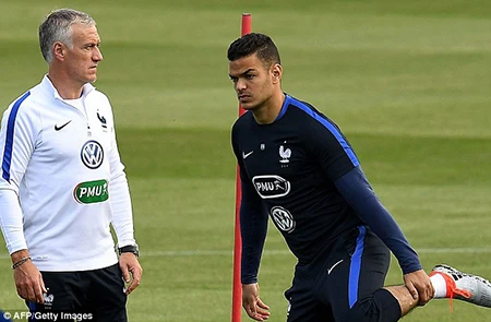 Didier Deschamps kiện… Eric Cantona ra tòa ảnh 1 Didier Deschamps kiện… Eric Cantona ra tòa ảnh 1