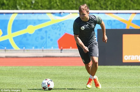 Schweinsteiger tiết lộ bí mật về loạt đá penalty đau tim với Ý ảnh 2 Schweinsteiger tiết lộ bí mật về loạt đá penalty đau tim với Ý ảnh 2