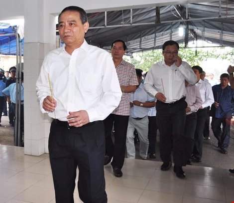 Chùm ảnh: Lễ viếng học viên phi công hy sinh do máy bay rơi ở Phú Yên ảnh 11 Chùm ảnh: Lễ viếng học viên phi công hy sinh do máy bay rơi ở Phú Yên ảnh 11