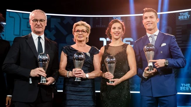 Ronaldo, Ranieri được FIFA vinh danh ảnh 1