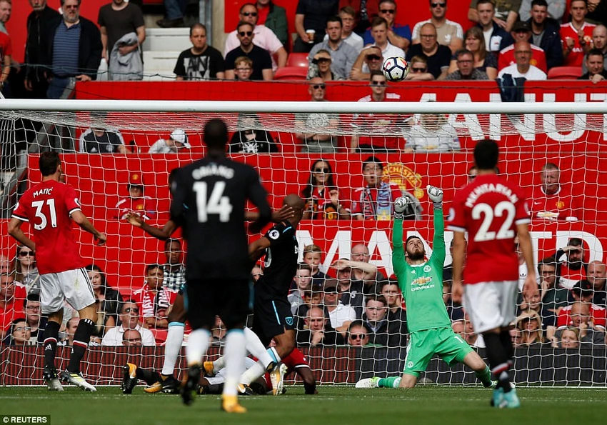 Show diễn hoàn hảo của MU và 'chân giá trị' của Lukaku ảnh 4