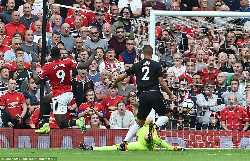 Show diễn hoàn hảo của MU và 'chân giá trị' của Lukaku ảnh 6