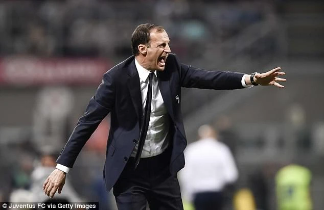Sốc: HLV thể lực của MU là ứng viên thay thế Wenger ở Arsenal ảnh 3