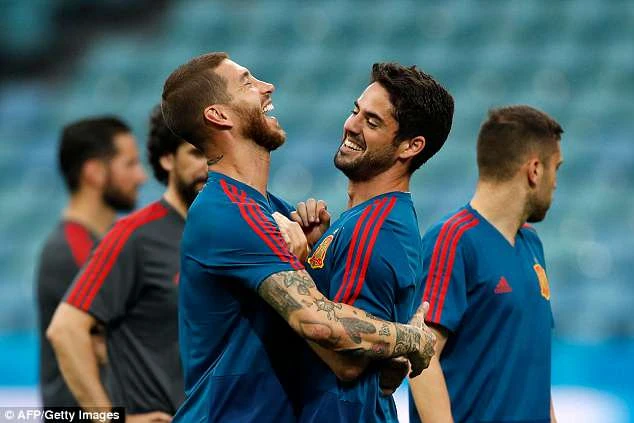 Sergio Ramos: “Ở đây giống như một đám tang, tôi phải đi thôi” ảnh 3