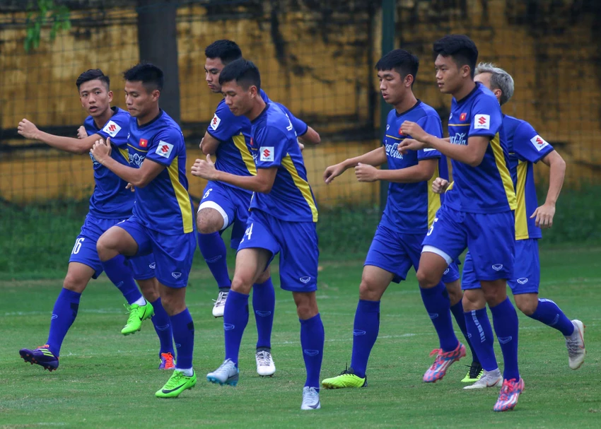 U-23 Việt Nam 'luyện công' chờ 'đấu' Oman ảnh 4