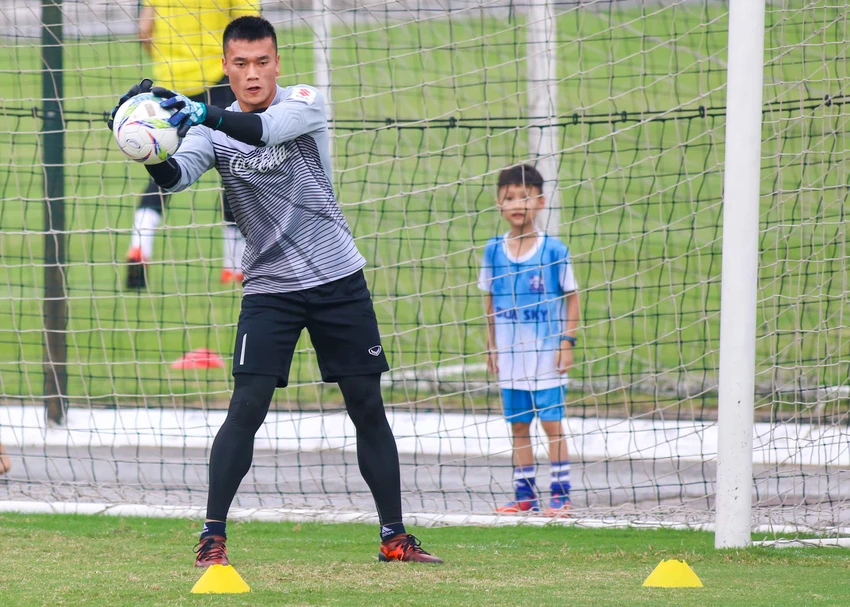 U-23 Việt Nam 'luyện công' chờ 'đấu' Oman ảnh 6