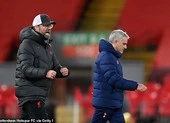 Klopp 'cà khịa' sau phát biểu 'cửa trên' của Mourinho