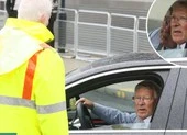 Sir Alex Ferguson bị đối xử khó tin trên sân Wembley