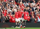 Pogba lập poker, Bruno ghi hat-trick, MU nhấn chìm Leeds United
