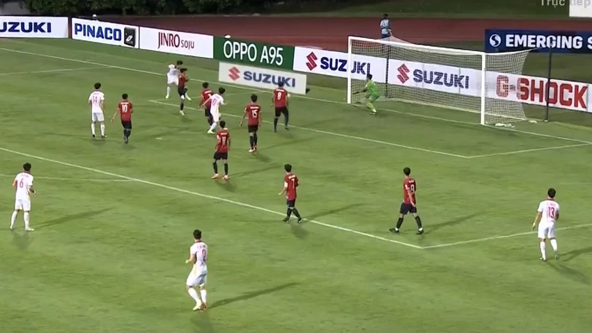 Văn Thanh đá hỏng 11m, Việt Nam bỏ lỡ cơ hội lên ngôi đầu AFF Cup ảnh 5 Văn Thanh đá hỏng 11m, Việt Nam bỏ lỡ cơ hội lên ngôi đầu AFF Cup ảnh 5