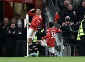 MU hạ Tottenham, Ronaldo lập hat-trick trở thành chân sút hay nhất lịch sử