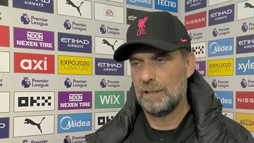 Jurgen Klopp trả lời phỏng vấn với Sky Sports sau trận đấu. ẢNH: SKY SPORTS