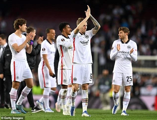 Eintracht Frankfurt đã tạo địa chấn tại Nou camp. ẢNH: GETTY Eintracht Frankfurt đã tạo địa chấn tại Nou camp. ẢNH: GETTY