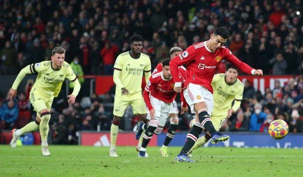 Ronaldo ghi 2 bàn vào lưới Arsenal vào tháng 12 năm ngoái. ẢNH: GETTY Ronaldo ghi 2 bàn vào lưới Arsenal vào tháng 12 năm ngoái. ẢNH: GETTY