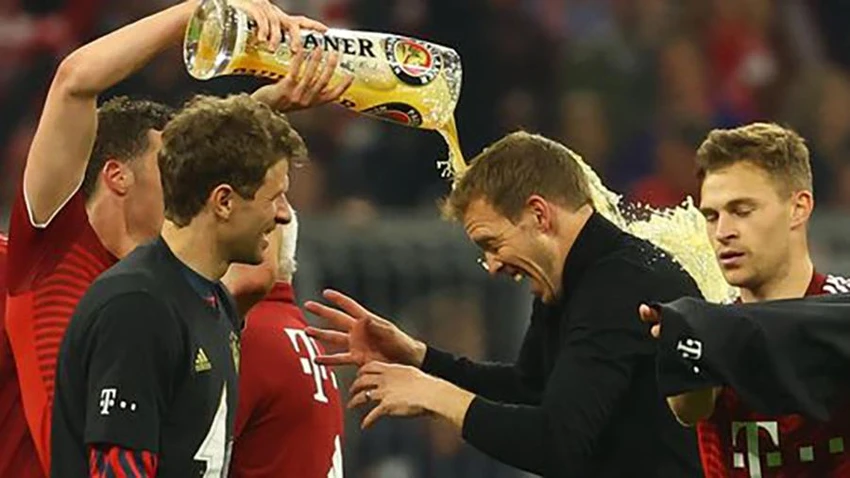 Nagelsmann ăn mừng danh hiệu Bundesliga đầu tiên trong cuộc đời. ẢNH: REUTERS Nagelsmann ăn mừng danh hiệu Bundesliga đầu tiên trong cuộc đời. ẢNH: REUTERS