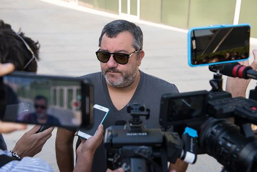 Mino Raiola đang tất bật tìm kiếm CLB mới cho thân chủ Pogba. ẢNH: GETTY Mino Raiola đang tất bật tìm kiếm CLB mới cho thân chủ Pogba. ẢNH: GETTY
