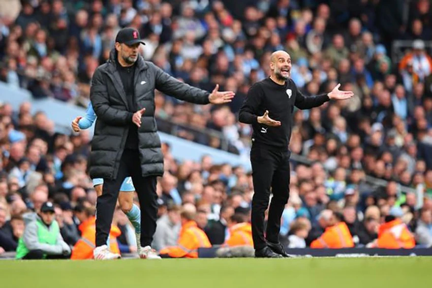 Klopp và Pep tạo nên cuộc đua vô địch Premier League kịch tính với việc Liverpool chỉ kém ngôi đầu của Man City đúng 1 điểm. ẢNH: GETTY Klopp và Pep tạo nên cuộc đua vô địch Premier League kịch tính với việc Liverpool chỉ kém ngôi đầu của Man City đúng 1 điểm. ẢNH: GETTY