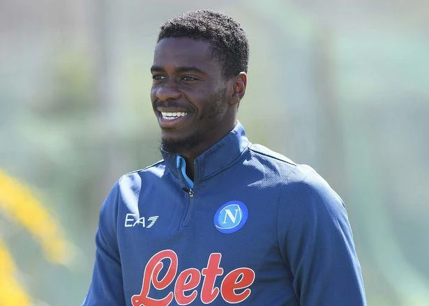 Tuanzebe mới có 2 trận ra sân thi đấu cho Napoli mùa này. ẢNH: GETTY Tuanzebe mới có 2 trận ra sân thi đấu cho Napoli mùa này. ẢNH: GETTY