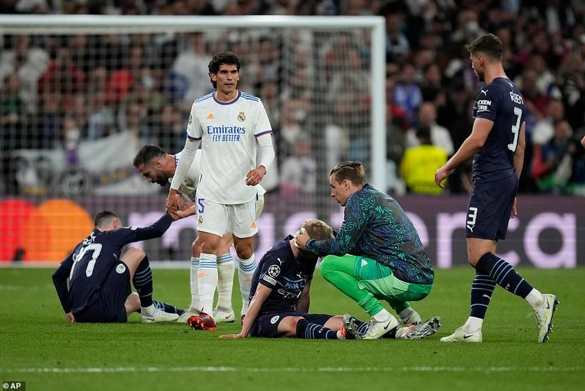 Nỗi buồn của các cầu thủ Man City. ẢNH: AP Nỗi buồn của các cầu thủ Man City. ẢNH: AP