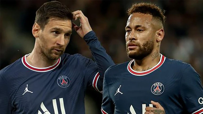 Messi và Neymar bị fan đội nhà quay lưng. ẢNH: MIRROR Messi và Neymar bị fan đội nhà quay lưng. ẢNH: MIRROR