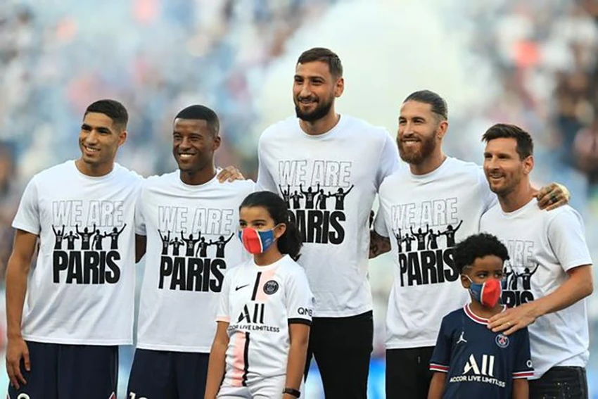 PSG ra mắt những bản hợp đồng mới toàn siêu sao vào mùa hè năm ngoái. ẢNH: GETTY PSG ra mắt những bản hợp đồng mới toàn siêu sao vào mùa hè năm ngoái. ẢNH: GETTY