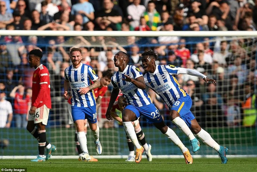 Brighton hóa đội bóng lớn, còn MU trở thành đội bóng nhỏ. ẢNH: GETTY Brighton hóa đội bóng lớn, còn MU trở thành đội bóng nhỏ. ẢNH: GETTY