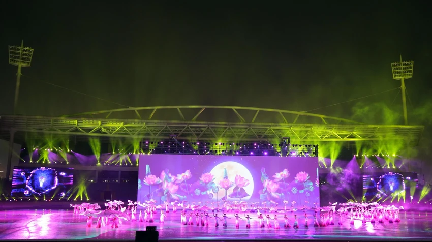 Chủ tịch nước Nguyễn Xuân Phúc tuyên bố khai mạc SEA Games 31 ảnh 26 Chủ tịch nước Nguyễn Xuân Phúc tuyên bố khai mạc SEA Games 31 ảnh 26