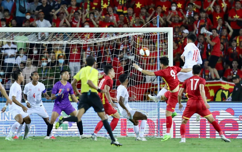 U-23 Việt Nam tạo ra nhiều cơ hội nhưng gần như không có tình huống nào rõ ràng. ẢNH: ANH PHƯƠNG U-23 Việt Nam tạo ra nhiều cơ hội nhưng gần như không có tình huống nào rõ ràng. ẢNH: ANH PHƯƠNG