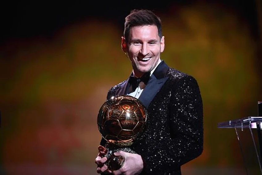 Messi giành quả bóng vàng 2021. ẢNH: GETTY Messi giành quả bóng vàng 2021. ẢNH: GETTY