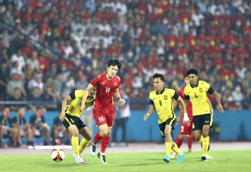 Hoàng Đức cùng Hùng Dũng là linh hồn ở tuyến giữa U-23 Việt Nam. ẢNH: ANH PHƯƠNG Hoàng Đức cùng Hùng Dũng là linh hồn ở tuyến giữa U-23 Việt Nam. ẢNH: ANH PHƯƠNG