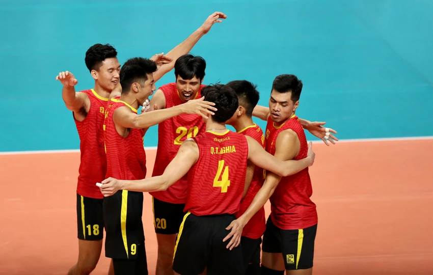 Trước đó, đội bóng chuyền nữ cũng vào chung kết và sẽ gặp Thái Lan. Bóng chuyền làm nên lịch sử khi cả đội nam và nữ đều giành quyền vào chung kết SEA Games 31. Trước đó, đội bóng chuyền nữ cũng vào chung kết và sẽ gặp Thái Lan. Bóng chuyền làm nên lịch sử khi cả đội nam và nữ đều giành quyền vào chung kết SEA Games 31.