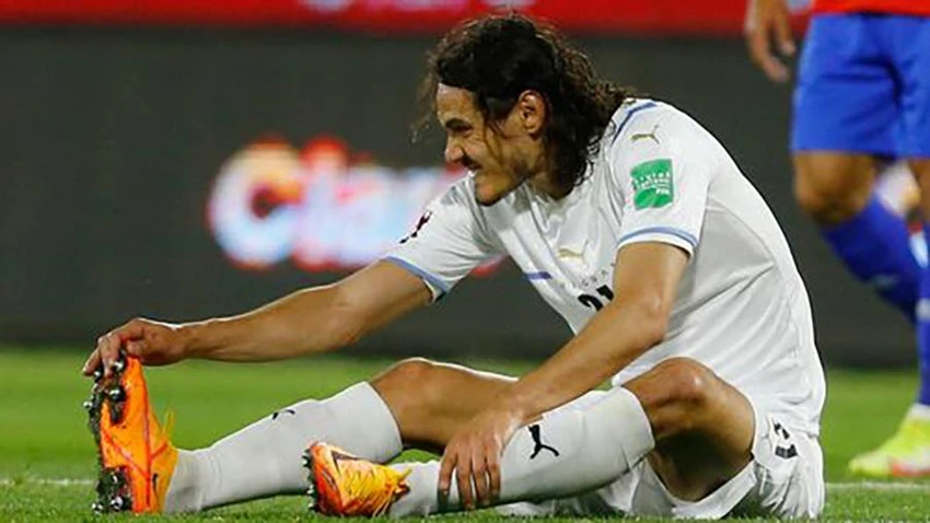 Cavani thường dính chấn thương khi chơi cho tuyển Uruguay và không thể trở về Man United trong lành lặn. ẢNH: GETTY Cavani thường dính chấn thương khi chơi cho tuyển Uruguay và không thể trở về Man United trong lành lặn. ẢNH: GETTY