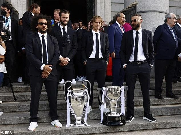 Nacho và Modric đứng giữa Marcelo và Benzema. ẢNH: EPA Nacho và Modric đứng giữa Marcelo và Benzema. ẢNH: EPA