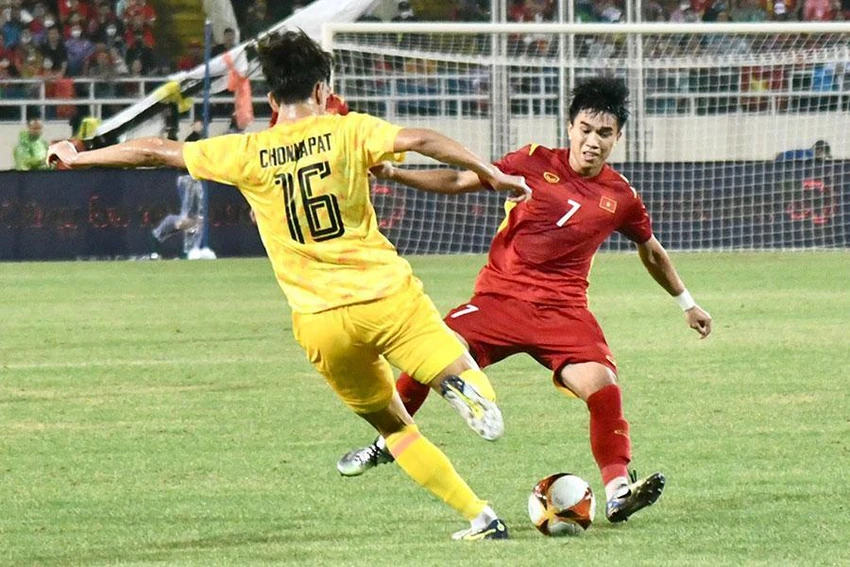 U-23 Việt Nam và U-23 Thái Lan tái hiện trận chung kết SEA Games 31. ẢNH: ANH DUY U-23 Việt Nam và U-23 Thái Lan tái hiện trận chung kết SEA Games 31. ẢNH: ANH DUY
