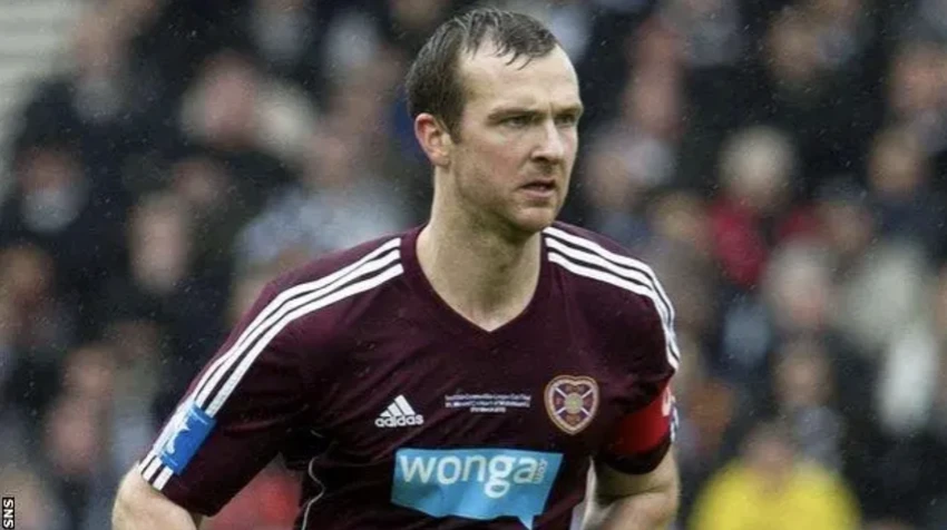 Andy Webster tạo nên "quy tắc FIFA Webster". ẢNH: GETTY Andy Webster tạo nên "quy tắc FIFA Webster". ẢNH: GETTY