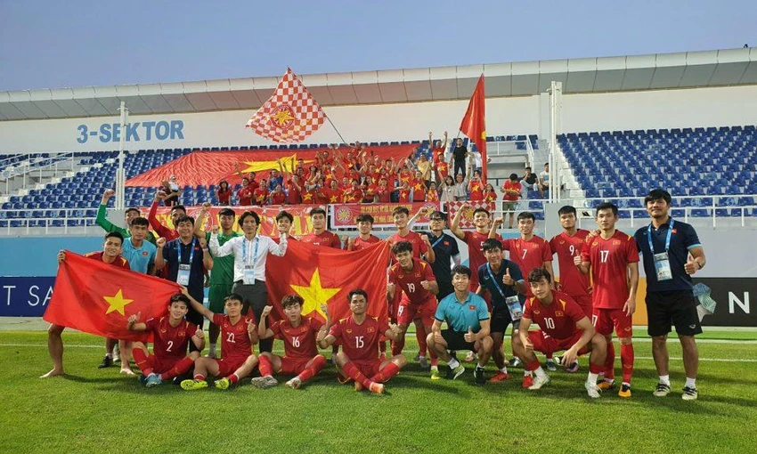 Các cầu thủ U-23 Việt Nam ăn mừng sau trận đấu. ẢNH: VFF