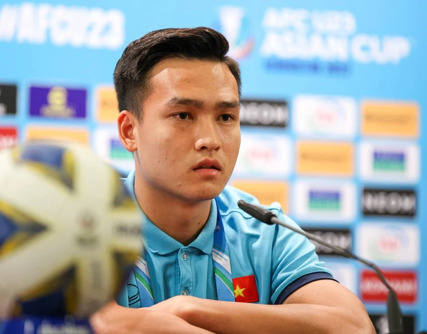 Bùi Hoàng Việt Anh trong buổi họp báo trước trận đấu. ẢNH: VFF Bùi Hoàng Việt Anh trong buổi họp báo trước trận đấu. ẢNH: VFF