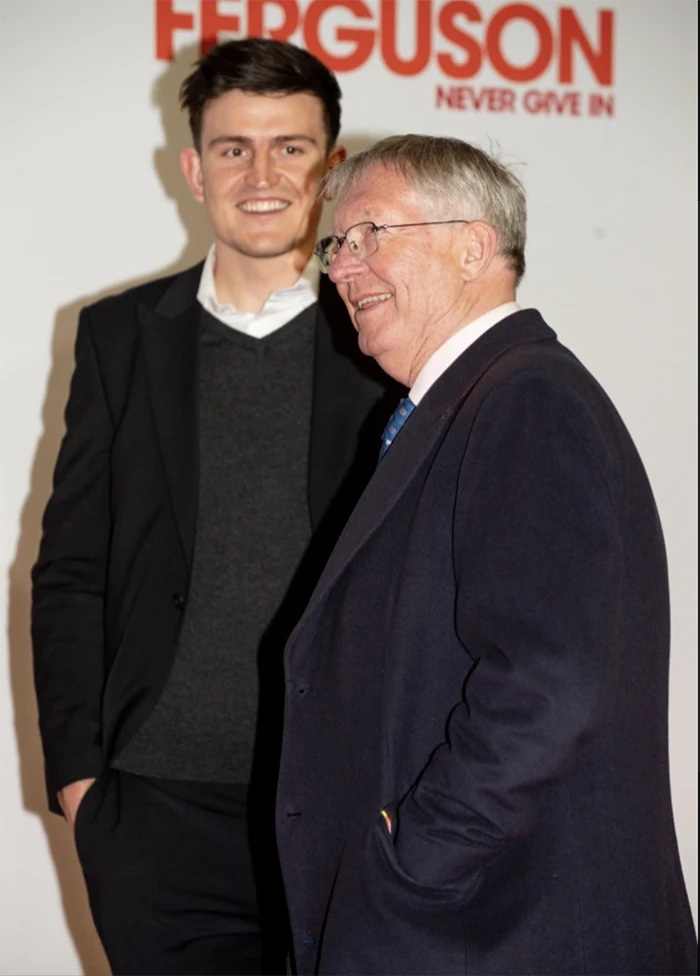 Maguire được Sir Alex Ferguson chúc phúc. ẢNH: GETTY Maguire được Sir Alex Ferguson chúc phúc. ẢNH: GETTY