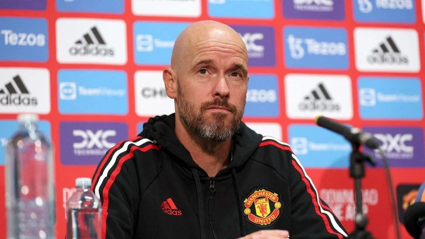 Ten Hag khẳng định MU sẽ chơi pressing. ẢNH: GETTY Ten Hag khẳng định MU sẽ chơi pressing. ẢNH: GETTY