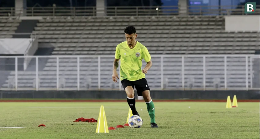 Cầu thủ gốc Hà Lan Kai Boham không đáp ứng yêu cầu chuyên môn của HLV Shin Tae-yong. ẢNH: BOLA Cầu thủ gốc Hà Lan Kai Boham không đáp ứng yêu cầu chuyên môn của HLV Shin Tae-yong. ẢNH: BOLA